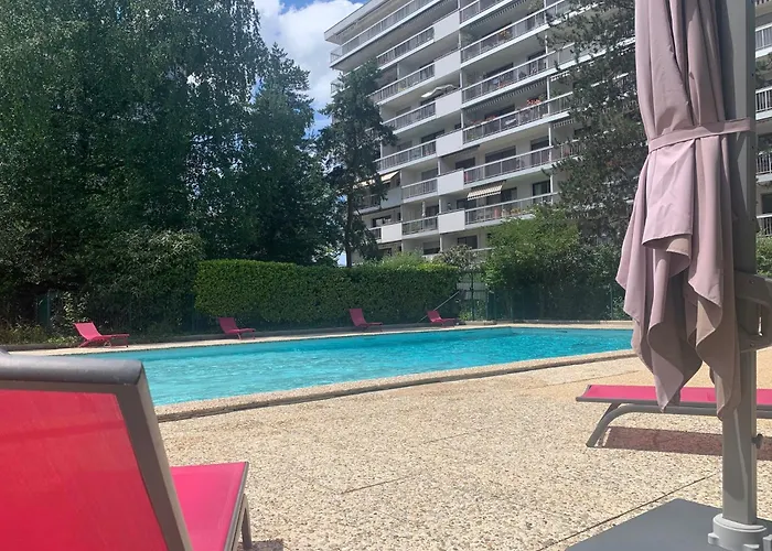 Kusmi Piscine Proche Du Daire *
